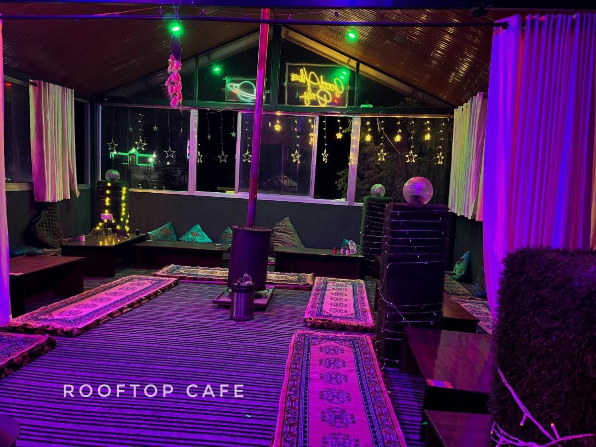 I Love Kasol Hostel & Rooftop Cafe Экстерьер фото